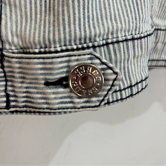Guess Retro Blue & White Pinstriped Denim Jacket Medium - Picture 5 of 12